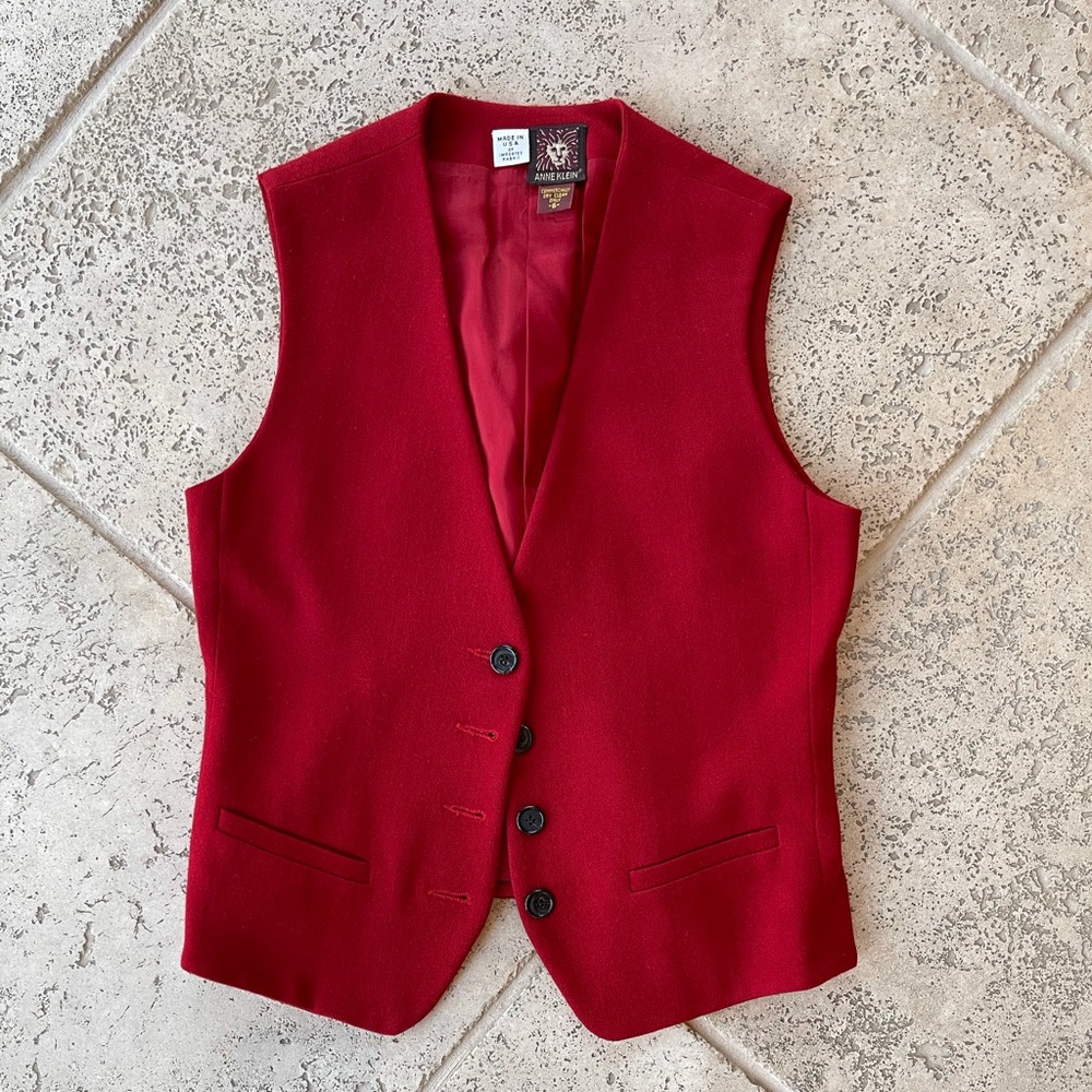 Red wool Anne Klein vest